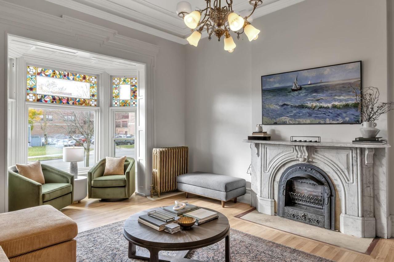 Spacious Second Empire At The Platt Mansion Apartment *